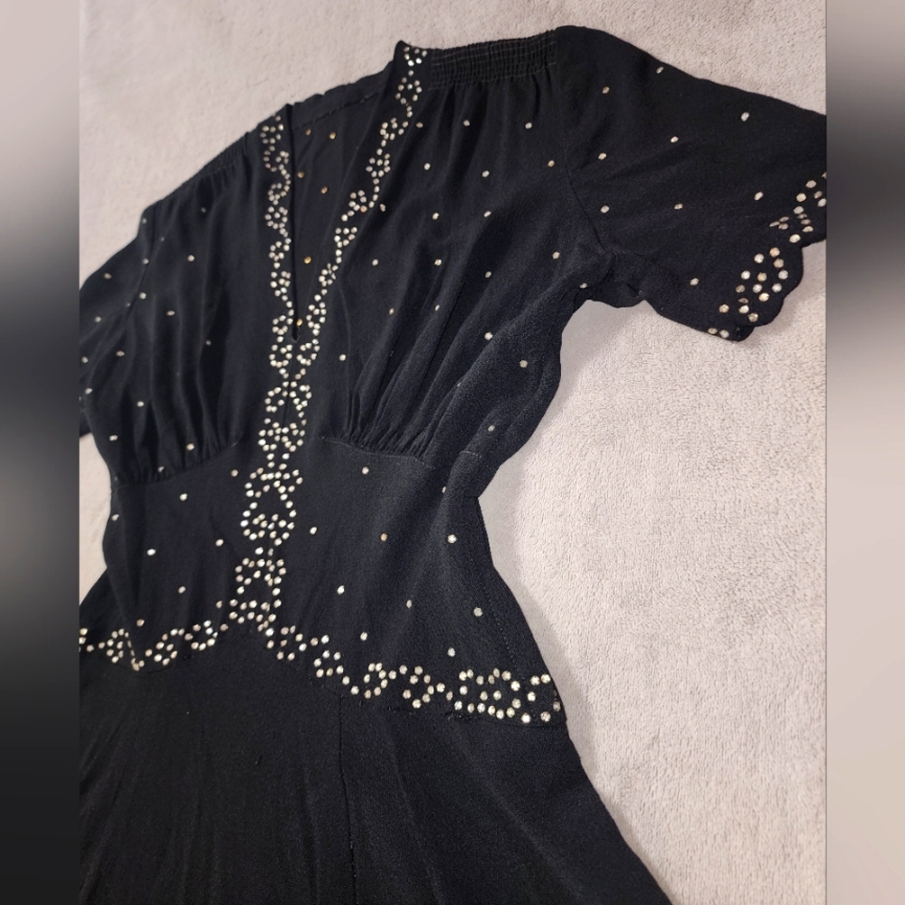 1930s -40s Vintage Rayon Crepe Gown - Picture 4 of 14